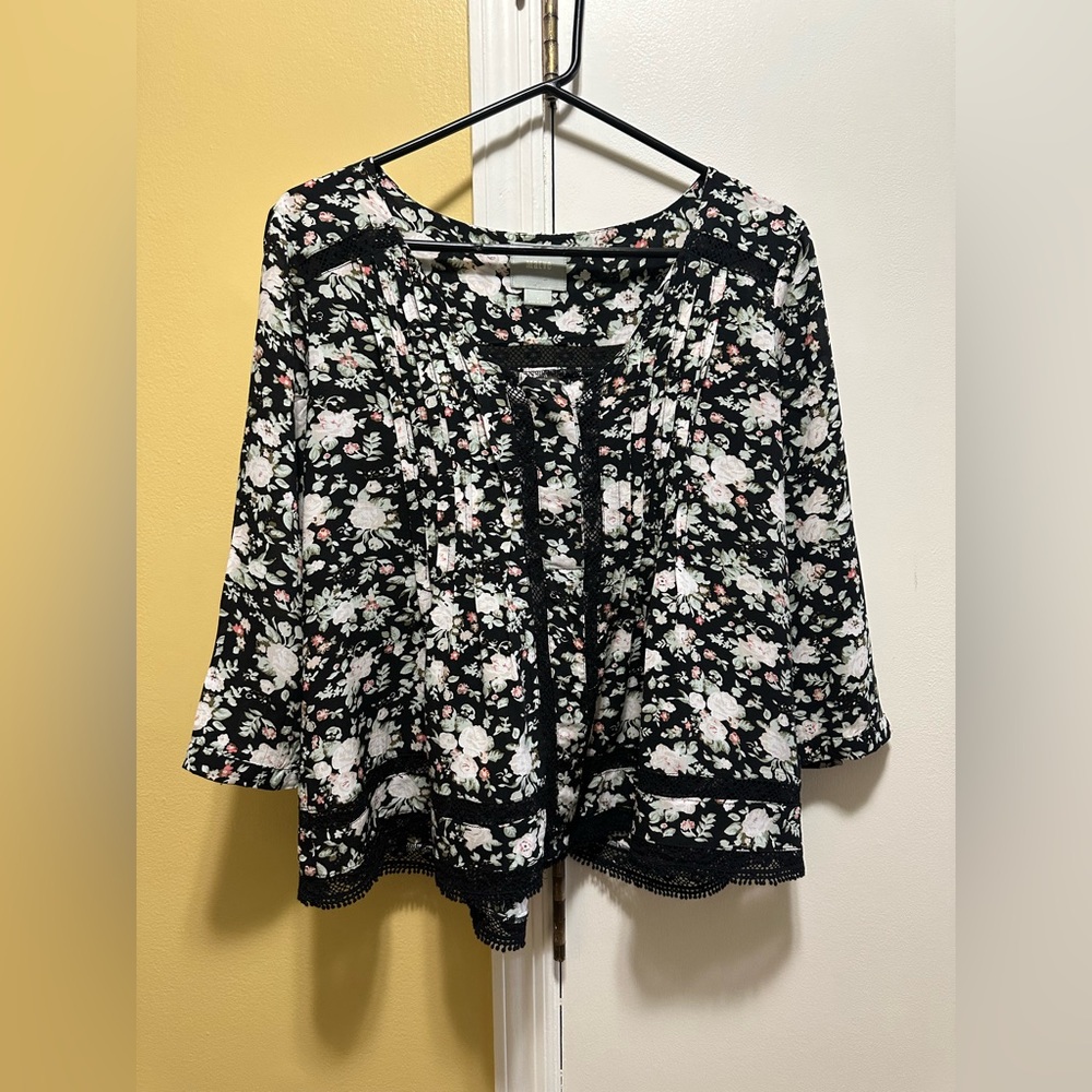 ANTHROPOLOGIE Maeve Black Floral Lace-Trim Blouse with Pink & White Blossoms(4)